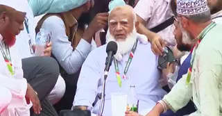 অসুস্থ হয়েও মঞ্চে বসে বক্তব্য রাখছেন জামায়াত আমির